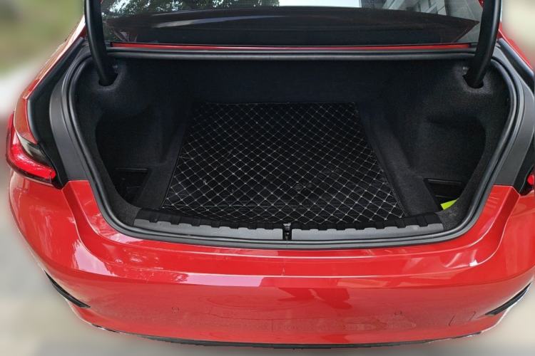 Used BMW 3 Series 2022 320i Sport Package Trunk