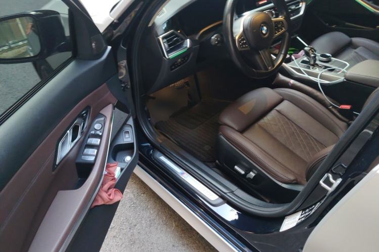 Used BMW 3 Series 2022 330Li xDrive M Sport Night Edition Package Driver Seat