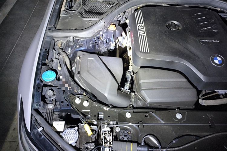 Used BMW 3 Series 2022 325i M Sport Package Engine Bay Right