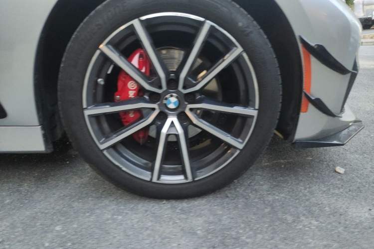 Used BMW 3 Series 2022 325Li M Sport Package Right Front Wheel Hub