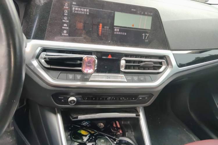 Used BMW 3 Series 2022 320Li M Sport Package Audio And AC Panel