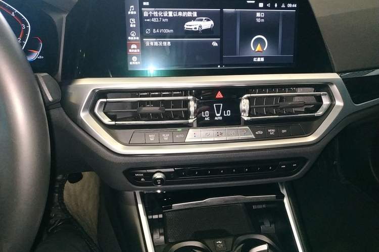 Used BMW 3 Series 2022 Restyled 320Li M Sport Package Audio And AC Panel