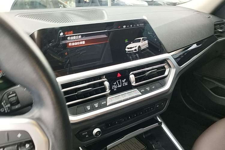 Used BMW 3 Series 2022 320Li M Sport Package Audio And AC Panel