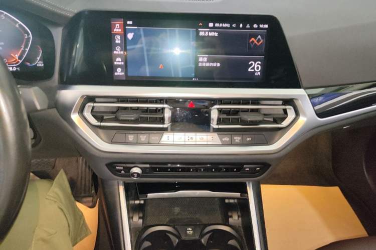 Used BMW 3 Series 2022 Restyled 320Li M Sport Package Audio And AC Panel