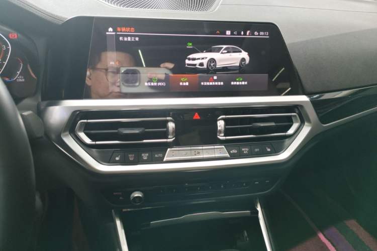 Used BMW 3 Series 2022 320Li M Sport Package Audio And AC Panel