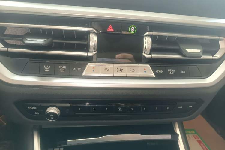 Used BMW 3 Series 2022 325i M Sport Package Audio And AC Panel