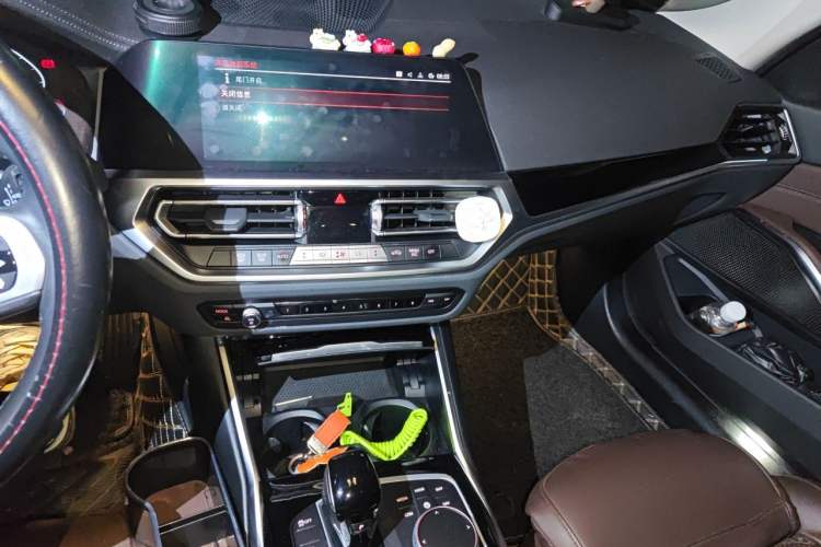 Used BMW 3 Series 2022 320Li M Sport Package Audio And AC Panel
