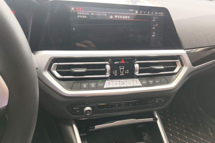 Used BMW 3 Series 2022 320Li M Sport Package Audio And AC Panel