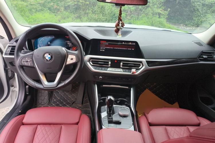 Used BMW 3 Series 2022 320i Sport Package Center Console