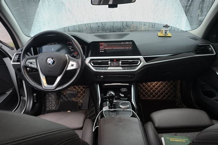Used BMW 3 Series 2022 Updated 320i Sport Package Center Console