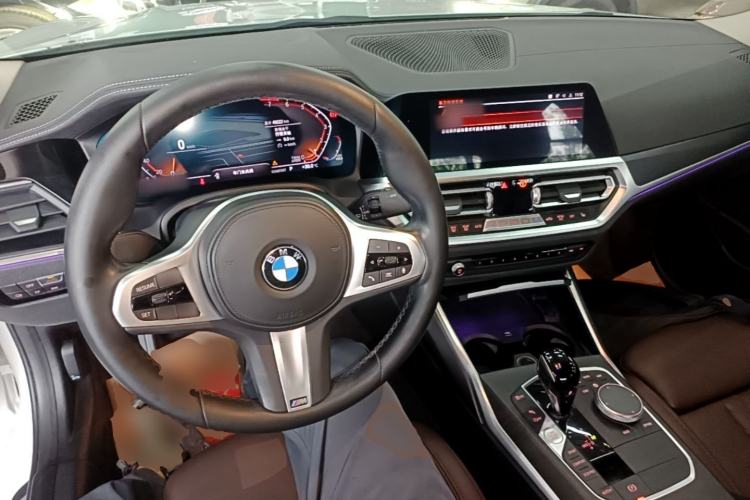 Used BMW 3 Series 2022 325i M Sport Package Center Console