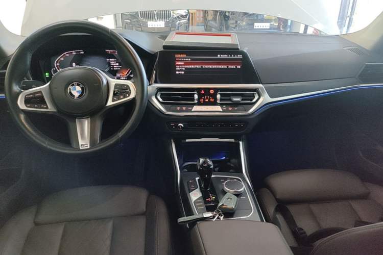 Used BMW 3 Series 2022 325i M Sport Package Center Console