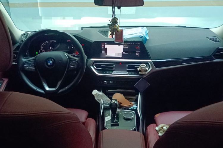 Used BMW 3 Series 2022 320i Sport Package Center Console