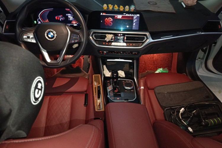 Used BMW 3 Series 2022 320i Sport Package Center Console