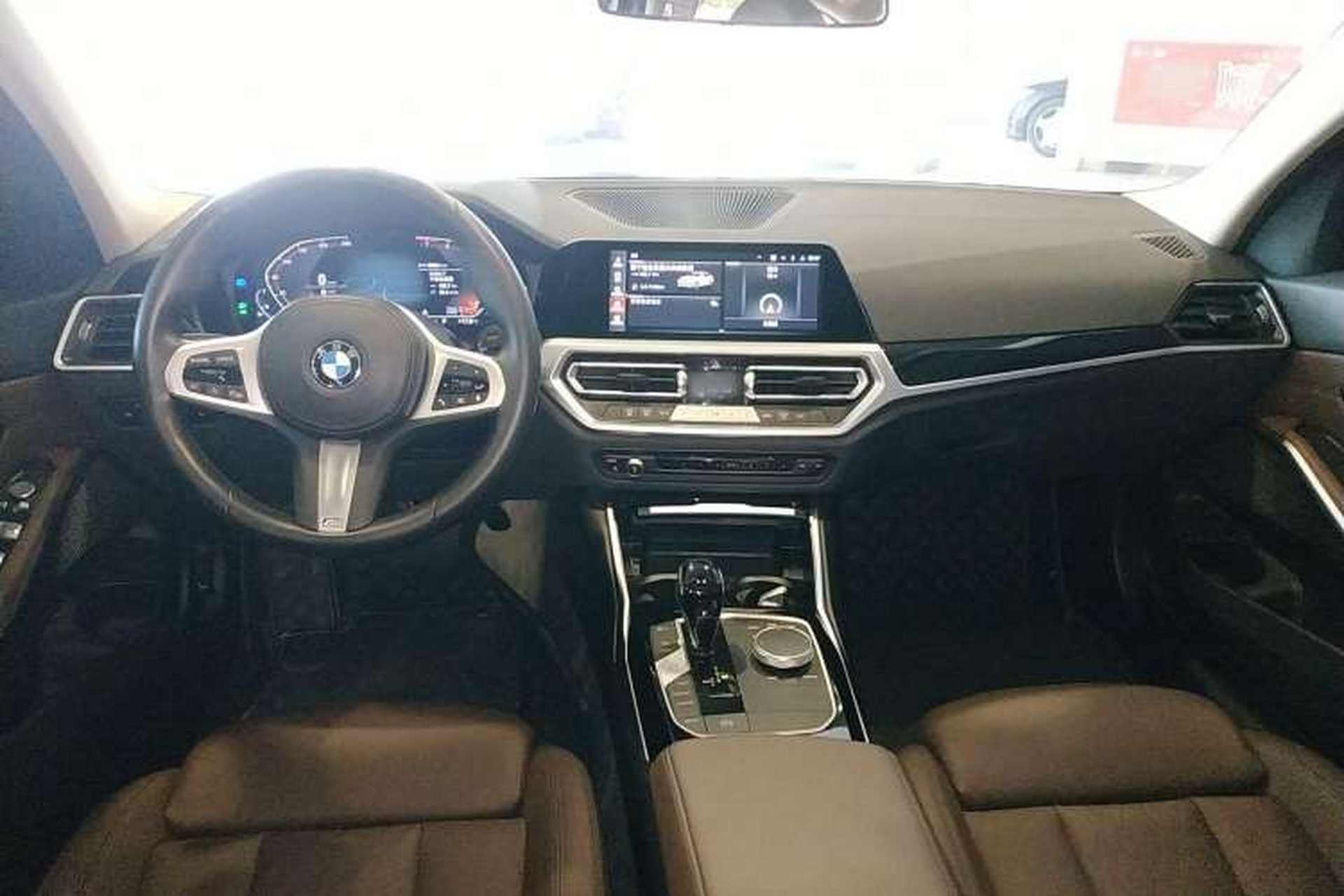 Used BMW 3 Series 2022 Restyled 320Li M Sport Package Center Console