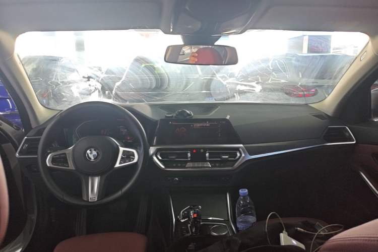 Used BMW 3 Series 2022 325i M Sport Package Center Console
