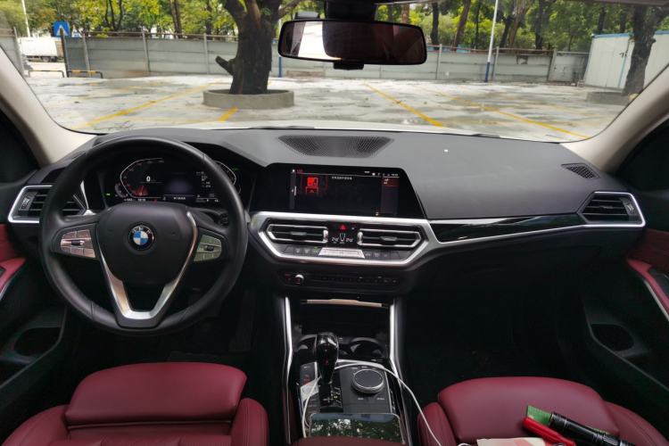 Used BMW 3 Series 2022 Updated 320i Sport Package Center Console