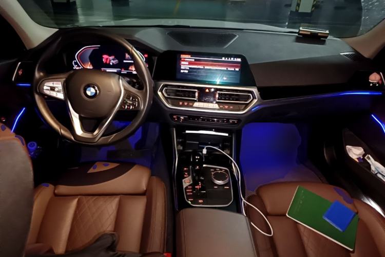 Used BMW 3 Series 2022 320i Sport Package Center Console