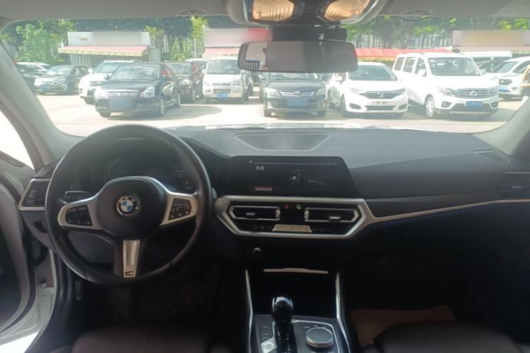 Used BMW 3 Series 2022 325i M Sport Package Center Console