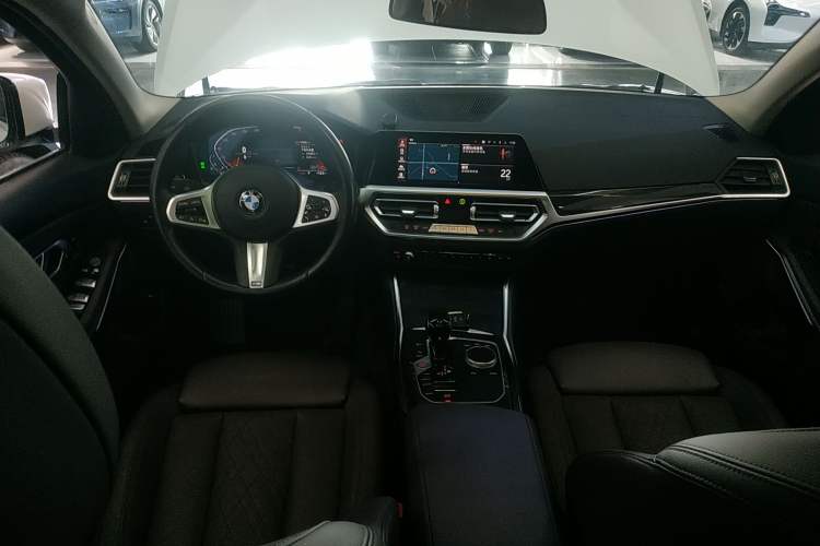 Used BMW 3 Series 2022 Updated 325Li M Sport Package Center Console