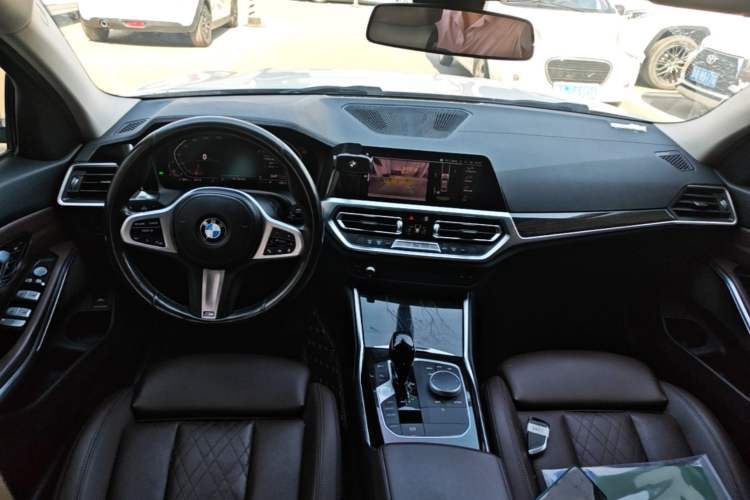 Used BMW 3 Series 2022 325Li M Sport Package Center Console