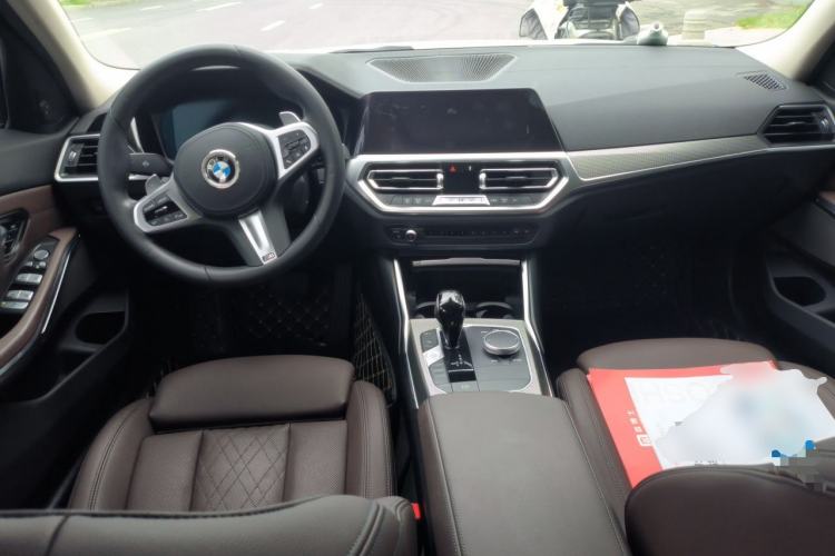 Used BMW 3 Series 2022 325i M Sport Night Edition Package Center Console