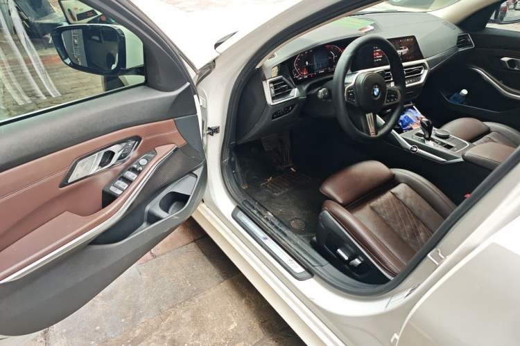 Used BMW 3 Series 2022 325i M Sport Package Driver Seat
