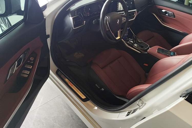 Used BMW 3 Series 2022 320i Sport Package Driver Seat