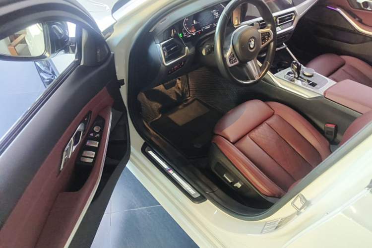 Used BMW 3 Series 2022 325i M Sport Night Edition Package Driver Seat