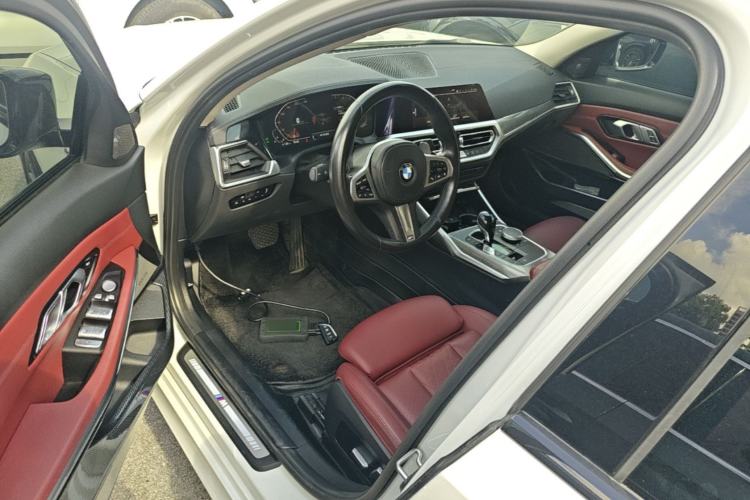 Used BMW 3 Series 2022 325i M Sport Night Edition Package Driver Seat