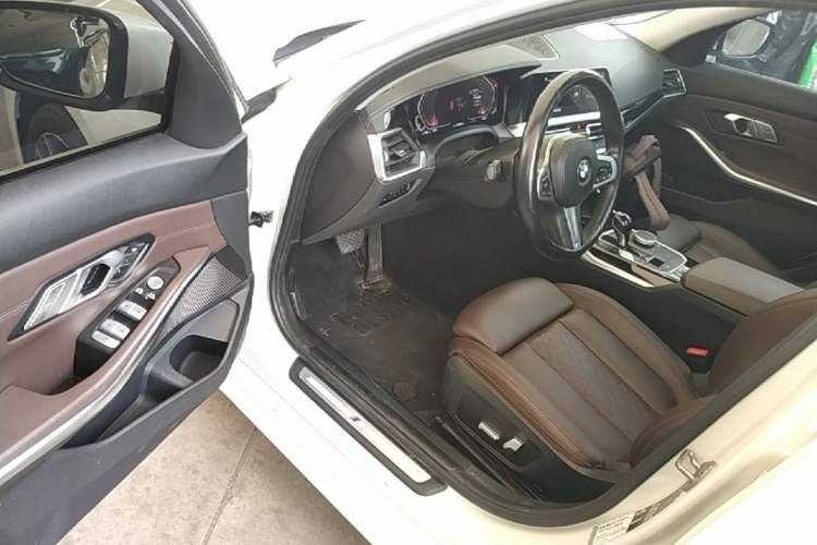 Used BMW 3 Series 2022 320Li M Sport Package Driver Seat