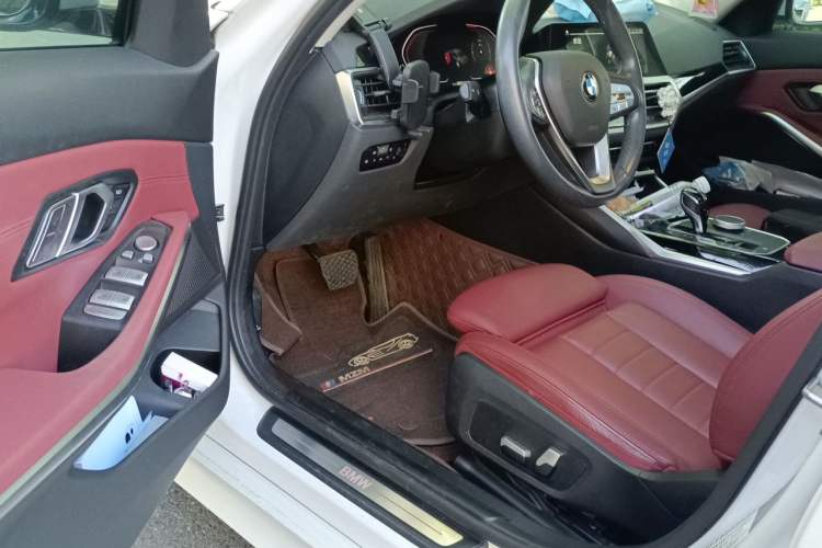 Used BMW 3 Series 2022 320i Sport Package Driver Seat