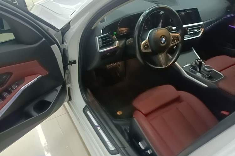 Used BMW 3 Series 2022 Updated 325i M Sport Package Driver Seat