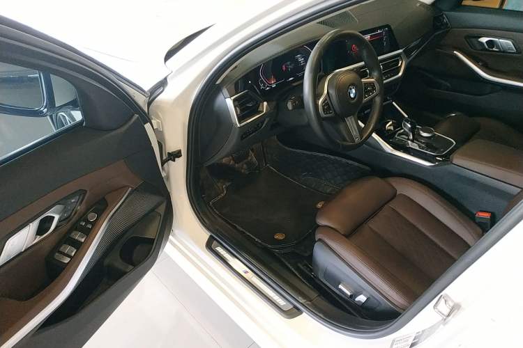 Used BMW 3 Series 2022 Restyled 320Li M Sport Package Driver Seat
