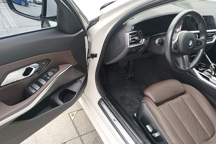 Used BMW 3 Series 2022 320Li M Sport Package Driver Seat