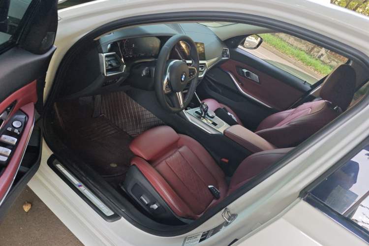 Used BMW 3 Series 2022 325i M Sport Night Edition Package Driver Seat