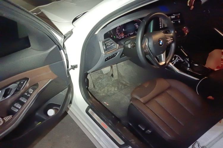 Used BMW 3 Series 2022 320i Sport Package Driver Seat