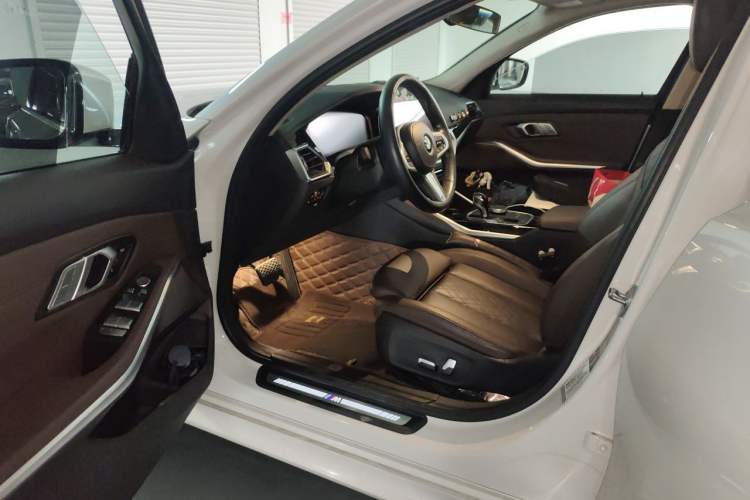 Used BMW 3 Series 2022 Restyled 320Li M Sport Package Driver Seat