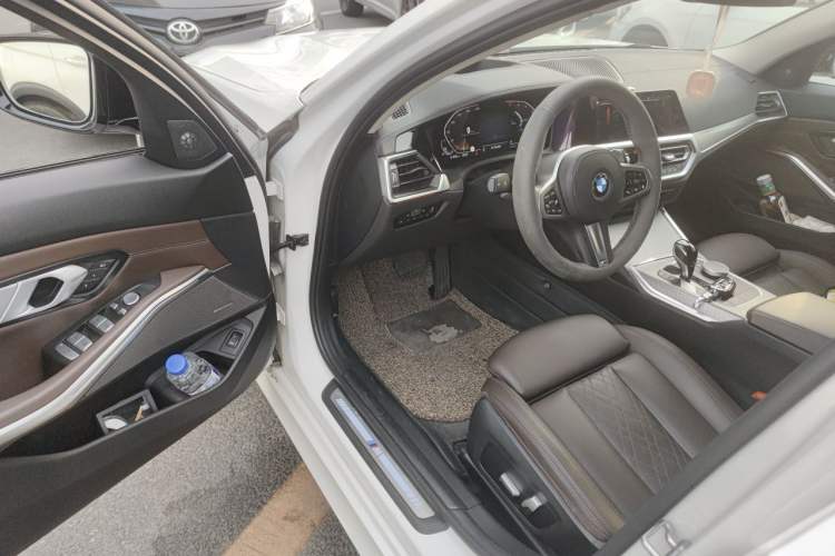 Used BMW 3 Series 2022 330Li xDrive M Sport Night Edition Package Driver Seat
