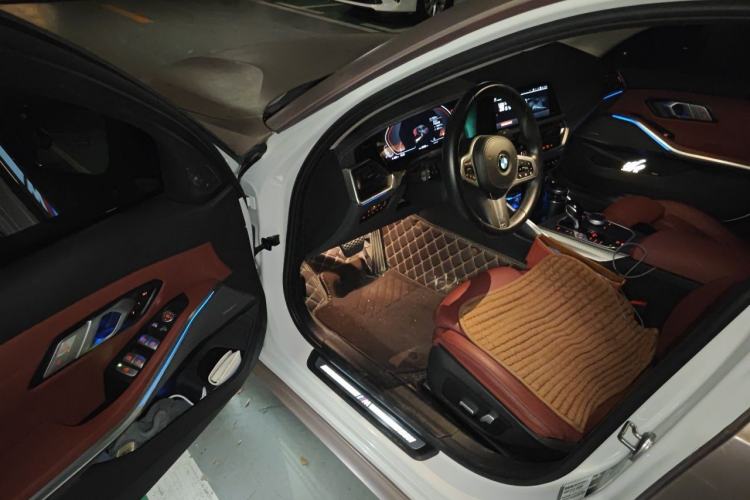 Used BMW 3 Series 2022 325i M Sport Night Edition Package Driver Seat