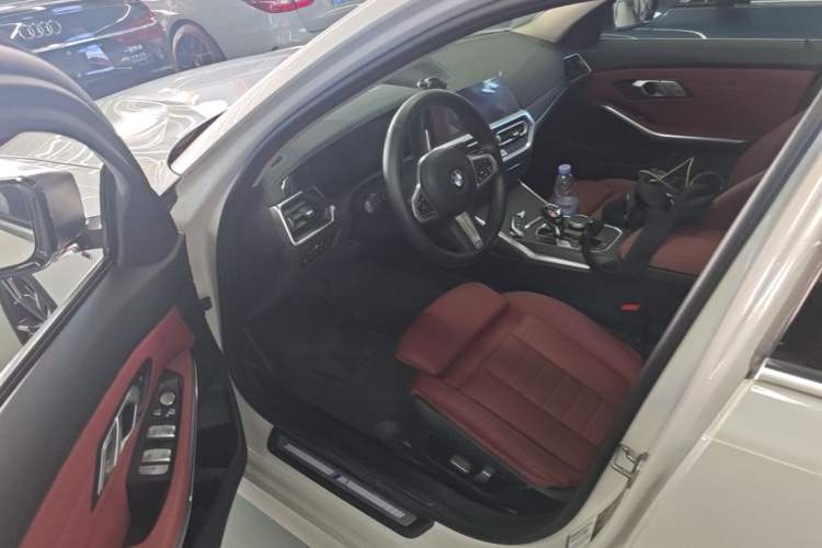 Used BMW 3 Series 2022 325i M Sport Package Driver Seat