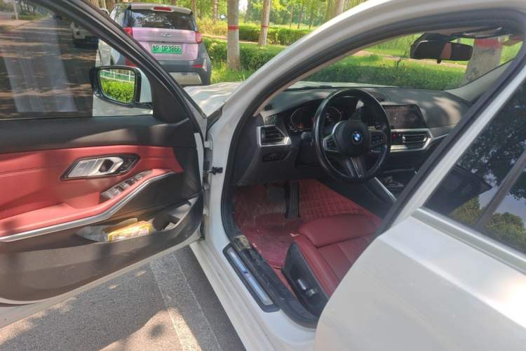 Used BMW 3 Series 2022 Updated 325i M Sport Package Driver Seat