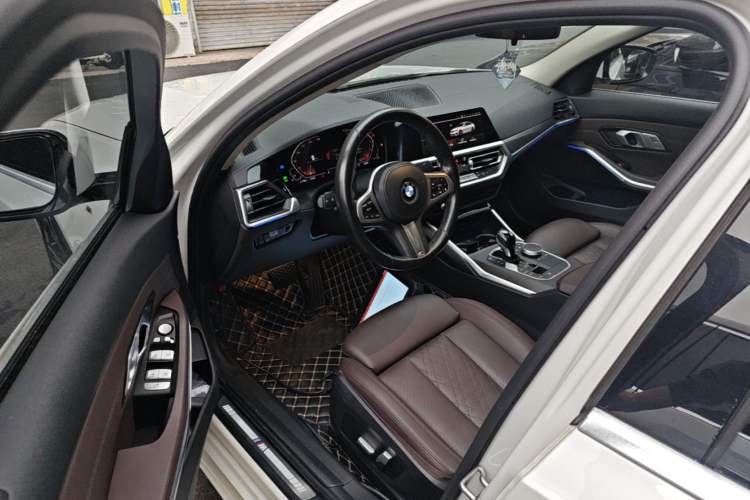 Used BMW 3 Series 2022 325i M Sport Package Driver Seat