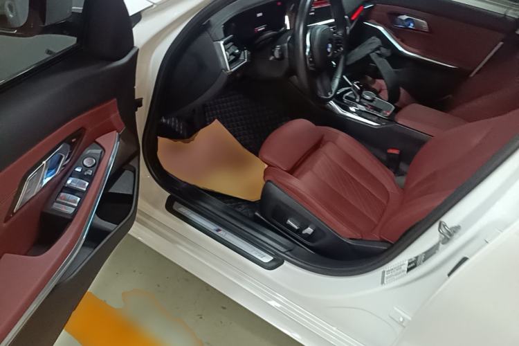 Used BMW 3 Series 2022 320Li M Sport Package Driver Seat