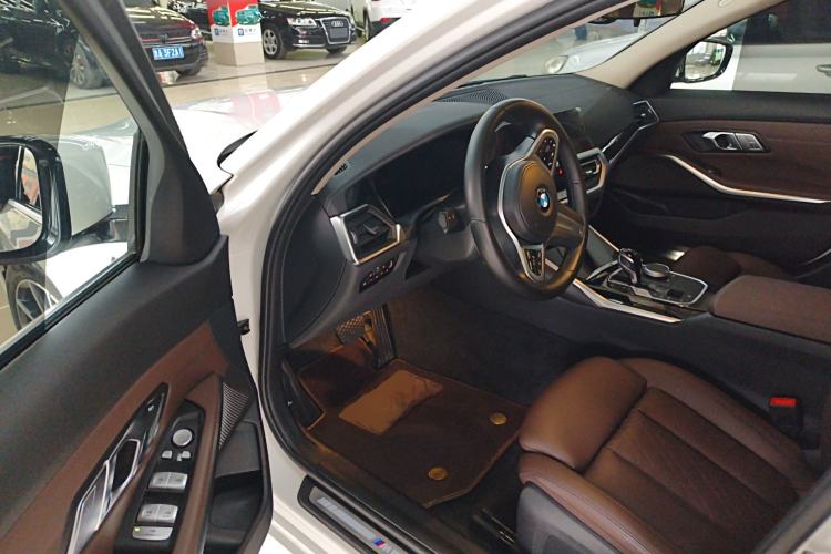 Used BMW 3 Series 2022 Restyled 320Li M Sport Package Driver Seat