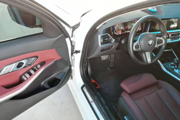 Used BMW 3 Series 2022 325i M Sport Package Driver Seat