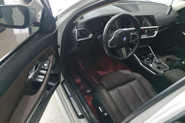Used BMW 3 Series 2022 320Li M Sport Package Driver Seat
