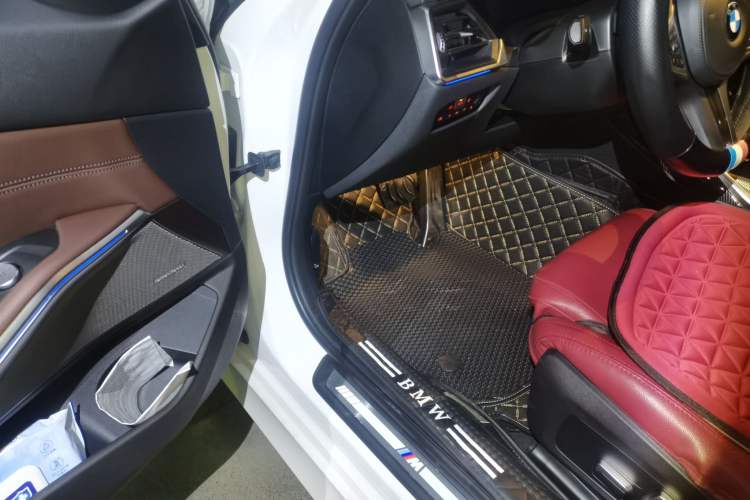 Used BMW 3 Series 2022 325i M Sport Night Edition Package Driver Seat