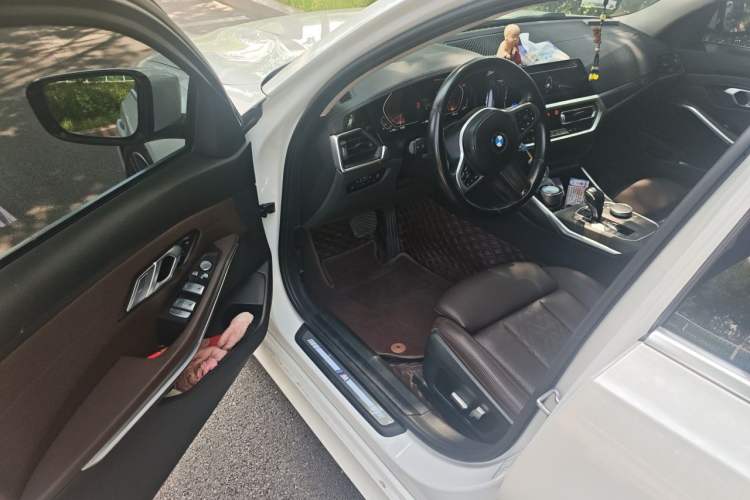 Used BMW 3 Series 2022 Updated 325i M Sport Package Driver Seat