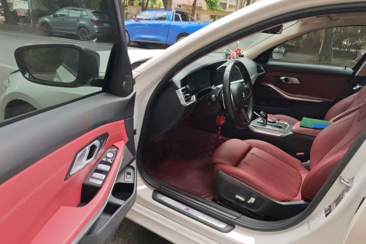 Used BMW 3 Series 2022 325i M Sport Package Driver Seat
